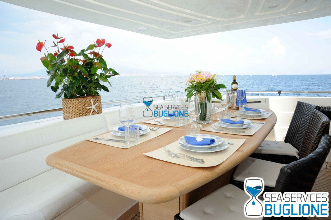 Ferretti 760 Yacht for Charter - immagine 14