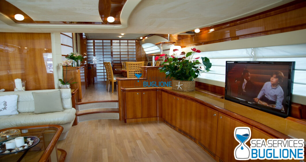 Ferretti 760 Yacht for Charter - immagine 19