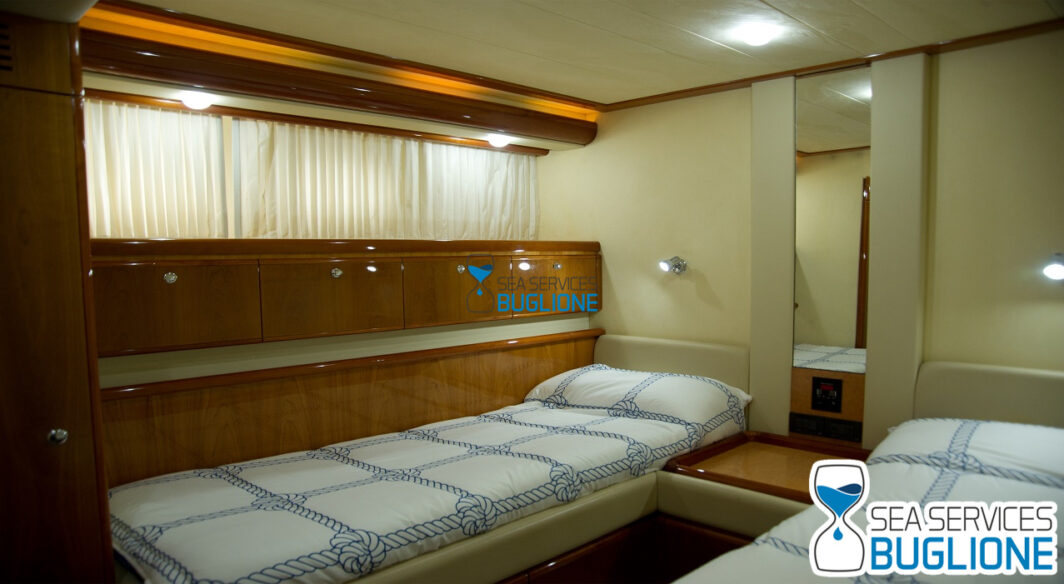 Ferretti 760 Yacht for Charter - immagine 25