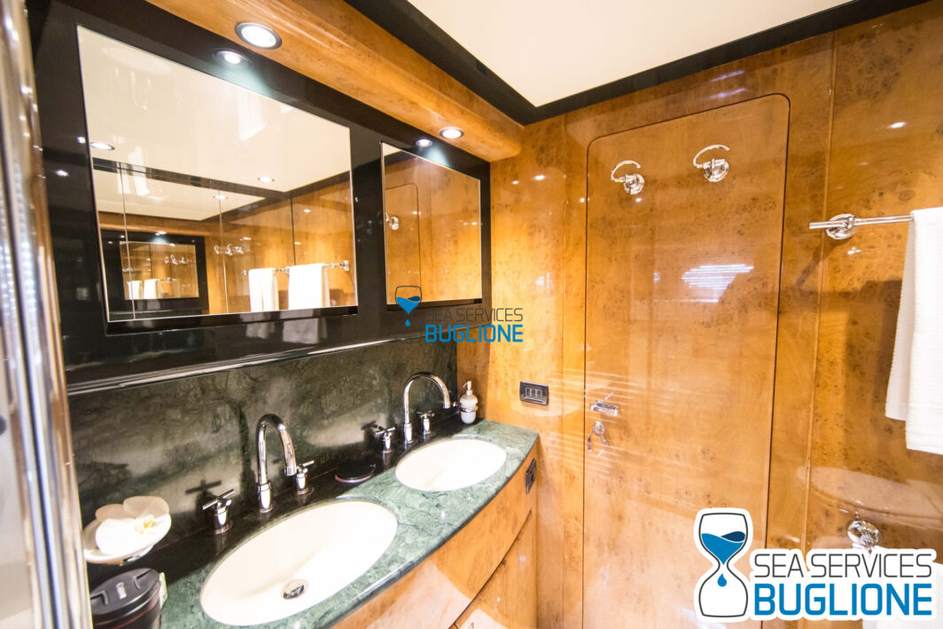 Riva Opera 80 Yacht for Charter - immagine 14