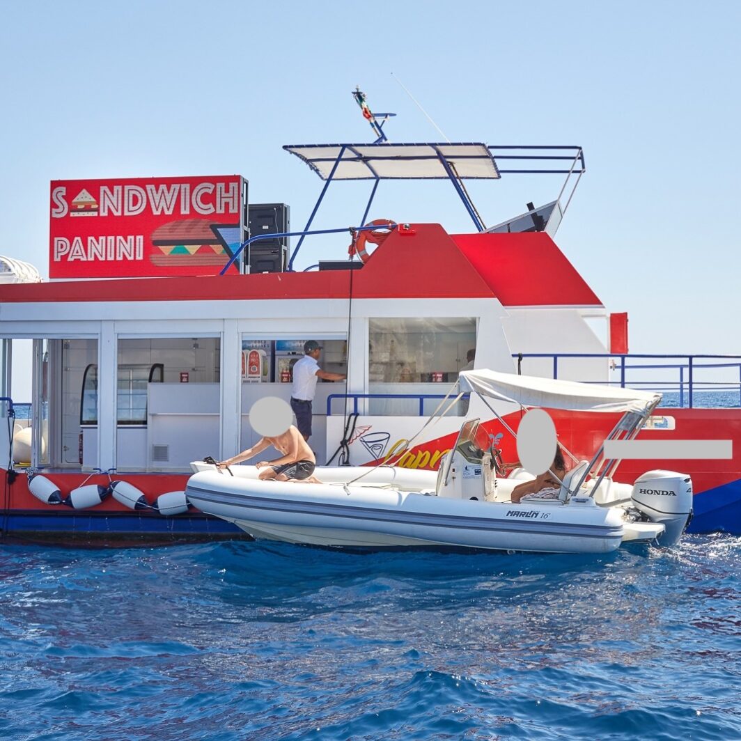 Cantiere Navale Megaride Ice Bar