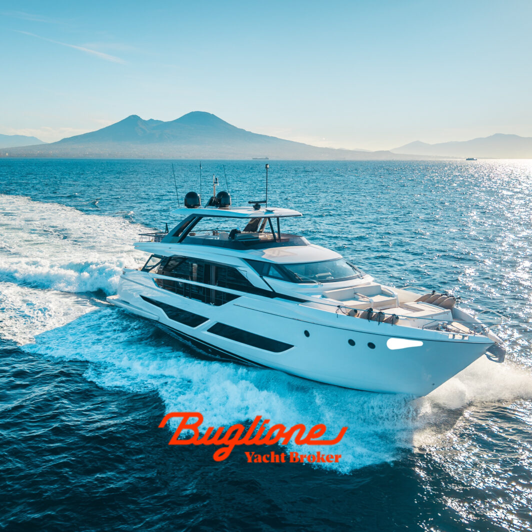 Ferretti 860' Fly